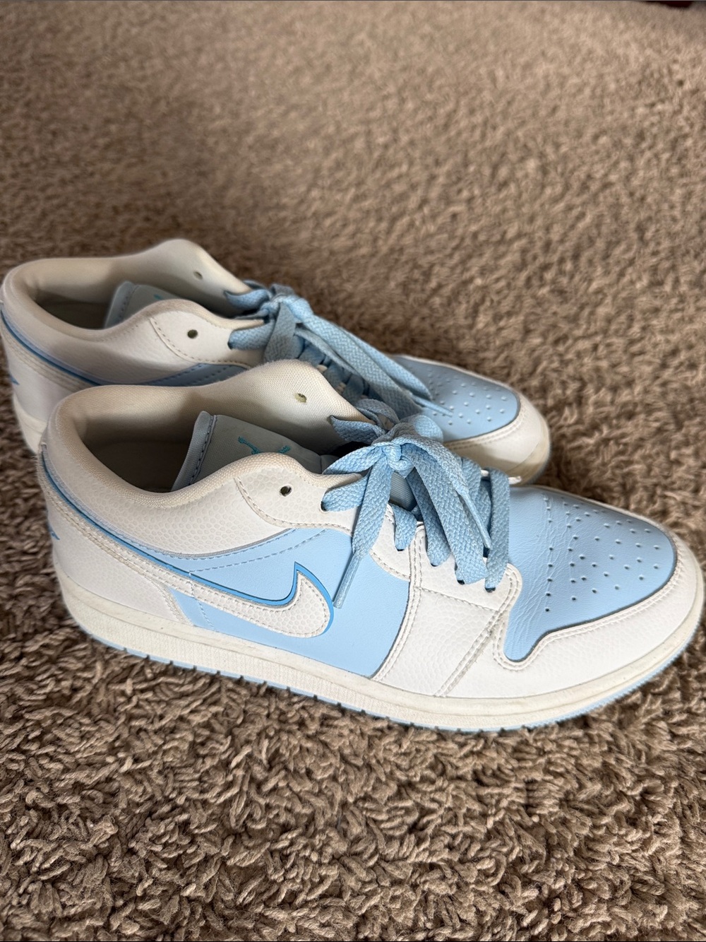 Women’s Nike Air Jordan 1 Low SE Reverse Ice Blue